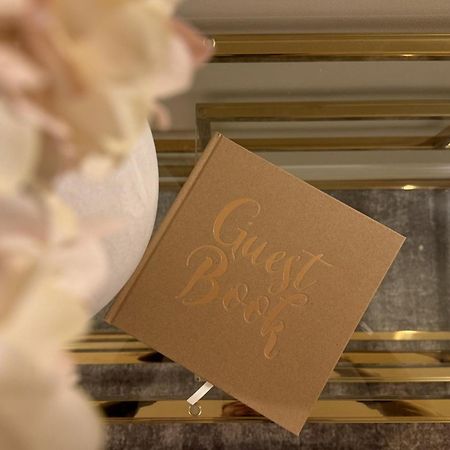 Number 3 Pier Road Suites Уитби Экстерьер фото